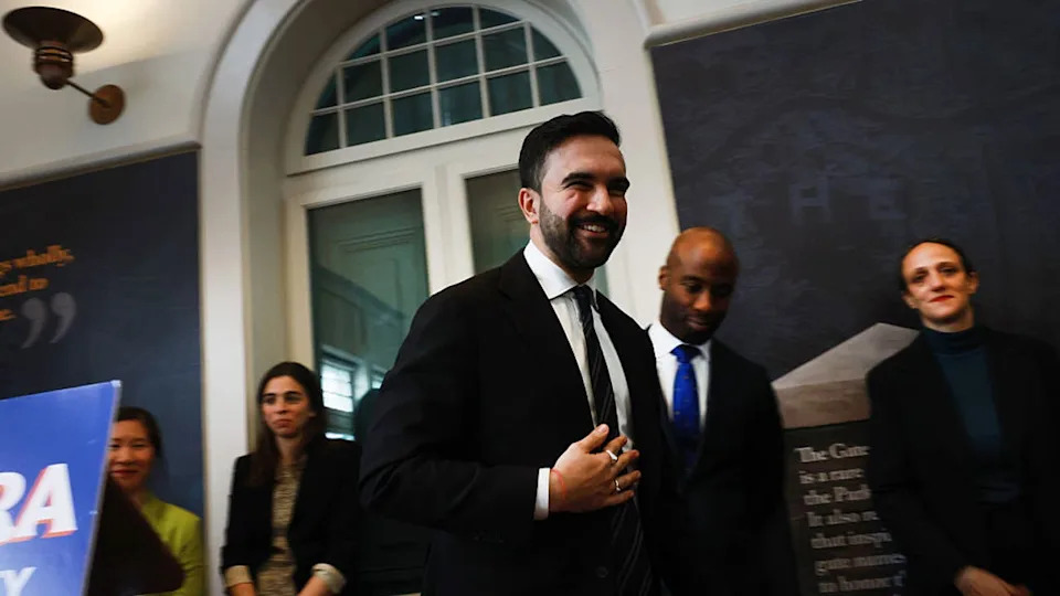 <div>NEW YORK, NEW YORK - DECEMBER 31: New York City Mayor-elect Zohran Mamdani departs after announcing a series of top appointments, including the city’s new schools chancellor, ahead of his swearing-in on December 31, 2025, in New York City. Mamdani announced Kamar Samuels as the chancellor of New York City Public Schools. (Photo by Spencer Platt/Getty Images)</div>