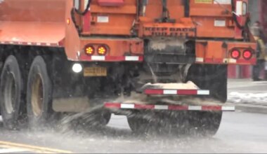 News 12 | Brooklyn | No snow day for students, NYer's encouraged to stay home as city braces for major snowstorm