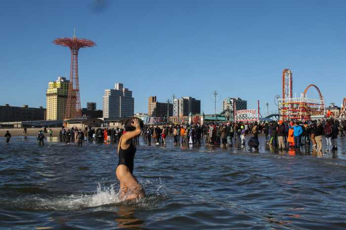 crowd at polar plunge
