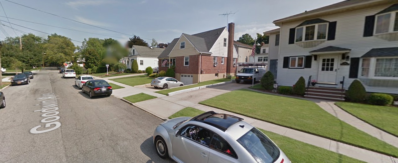 Staten Island house fire: Firefighter injured in basement blaze