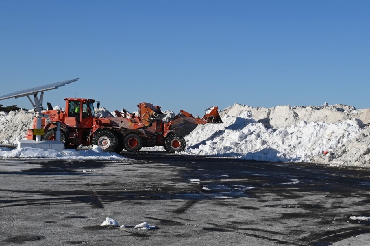 City Sanitation Department melts snow