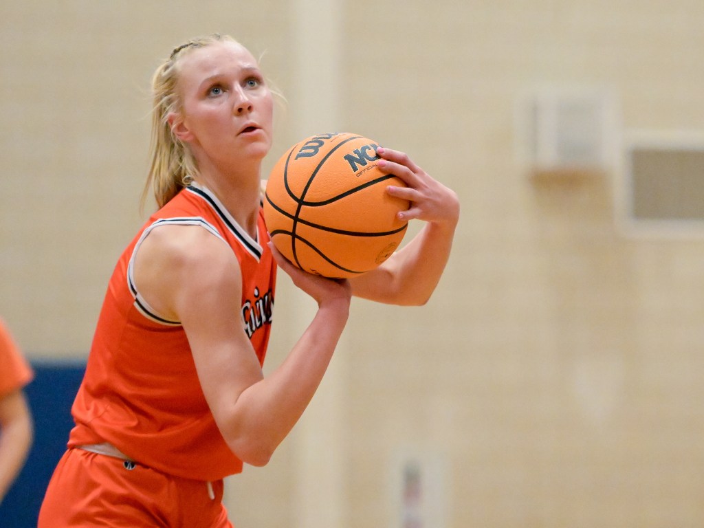 Brooklyn Schilb, St. Charles East beat Geneva