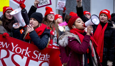 Nurses stage a strike in front of Mt. Sinai Hospital in Manhattan on Monday, Jan. 9, 2023. AP Photo/Craig Ruttle