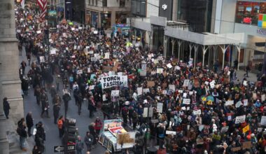 Thousands turn out for spontaneous 'No Kings' protest in Midtown Manhattan