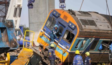Construction crane falls onto a moving train in Thailand – NBC New York