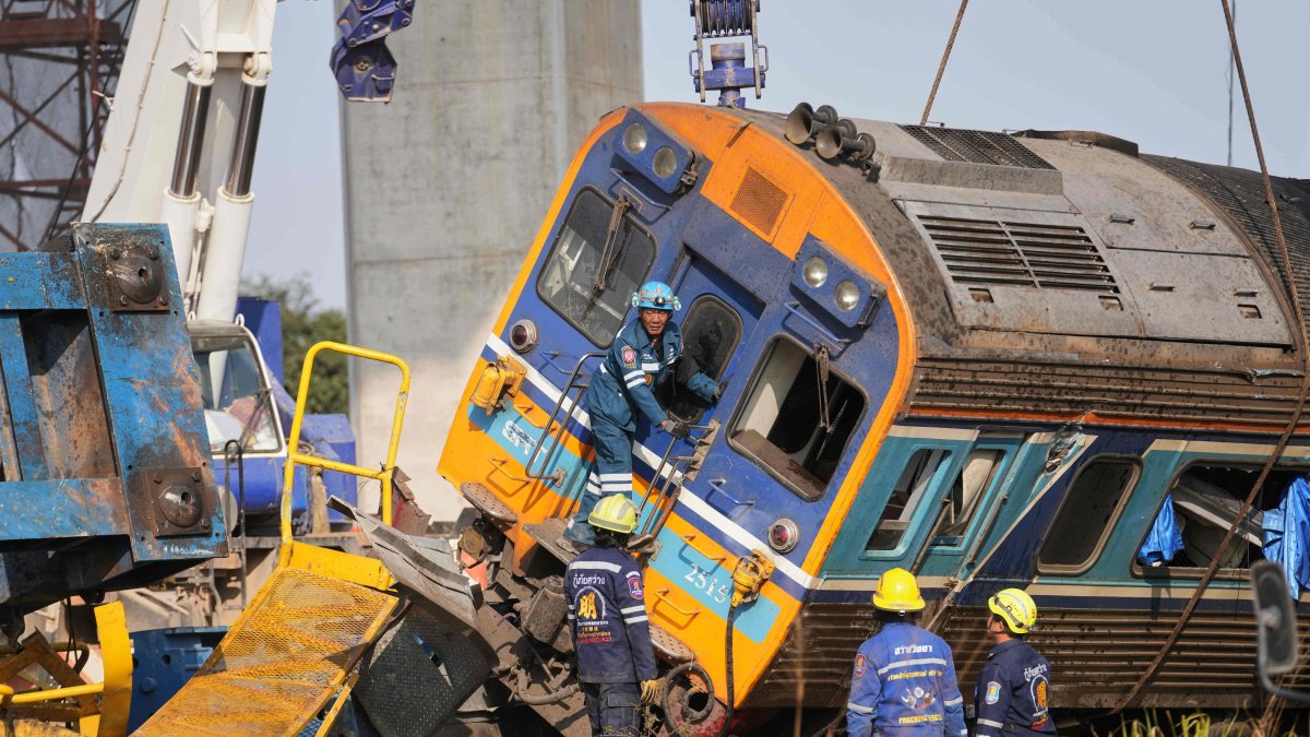Construction crane falls onto a moving train in Thailand – NBC New York