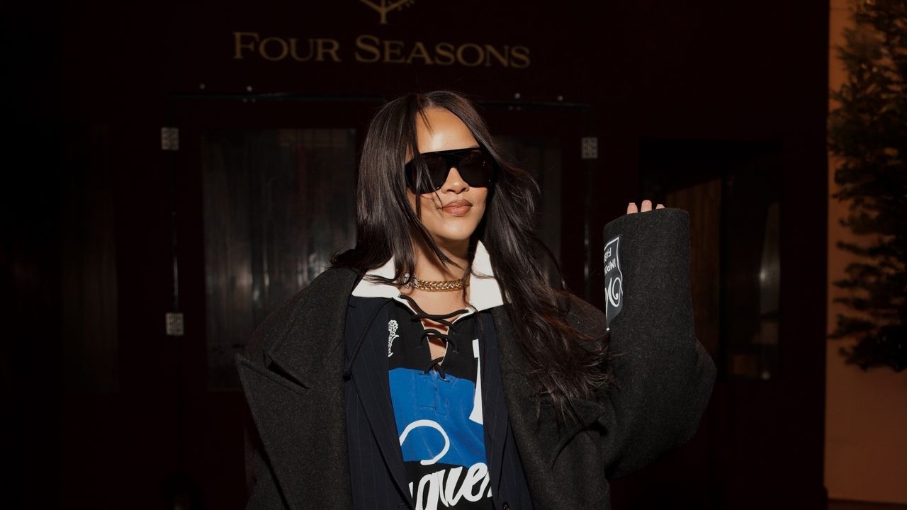 Rihanna Has a Very Rihanna Take on 2016 Fashion