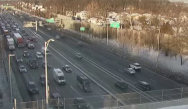 Staten Island Expressway crash causes delays at Bradley Avenue