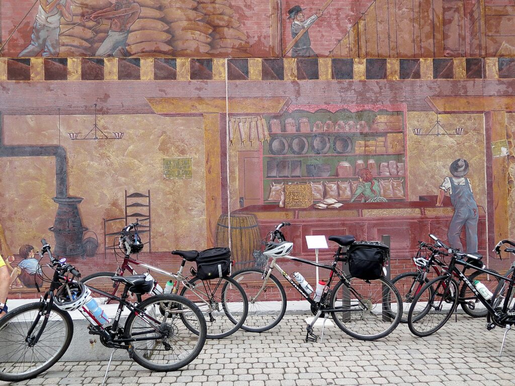 CycleErieCanal 20170713 1426e2 c Karen Rubin Syracuse mural