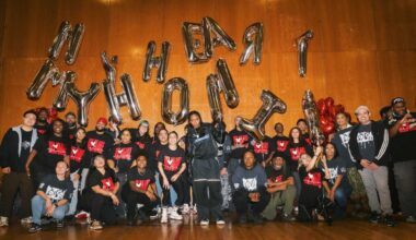 Queens artist hosts ‘give back’ holiday event at former Ozone Park school – QNS