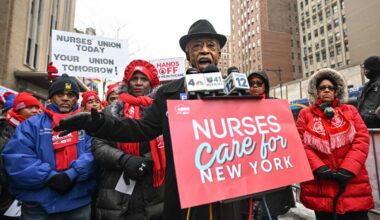 Striking nurses get boost of support from Reverend Al Sharpton stands in Upper Manhattan – amNewYork