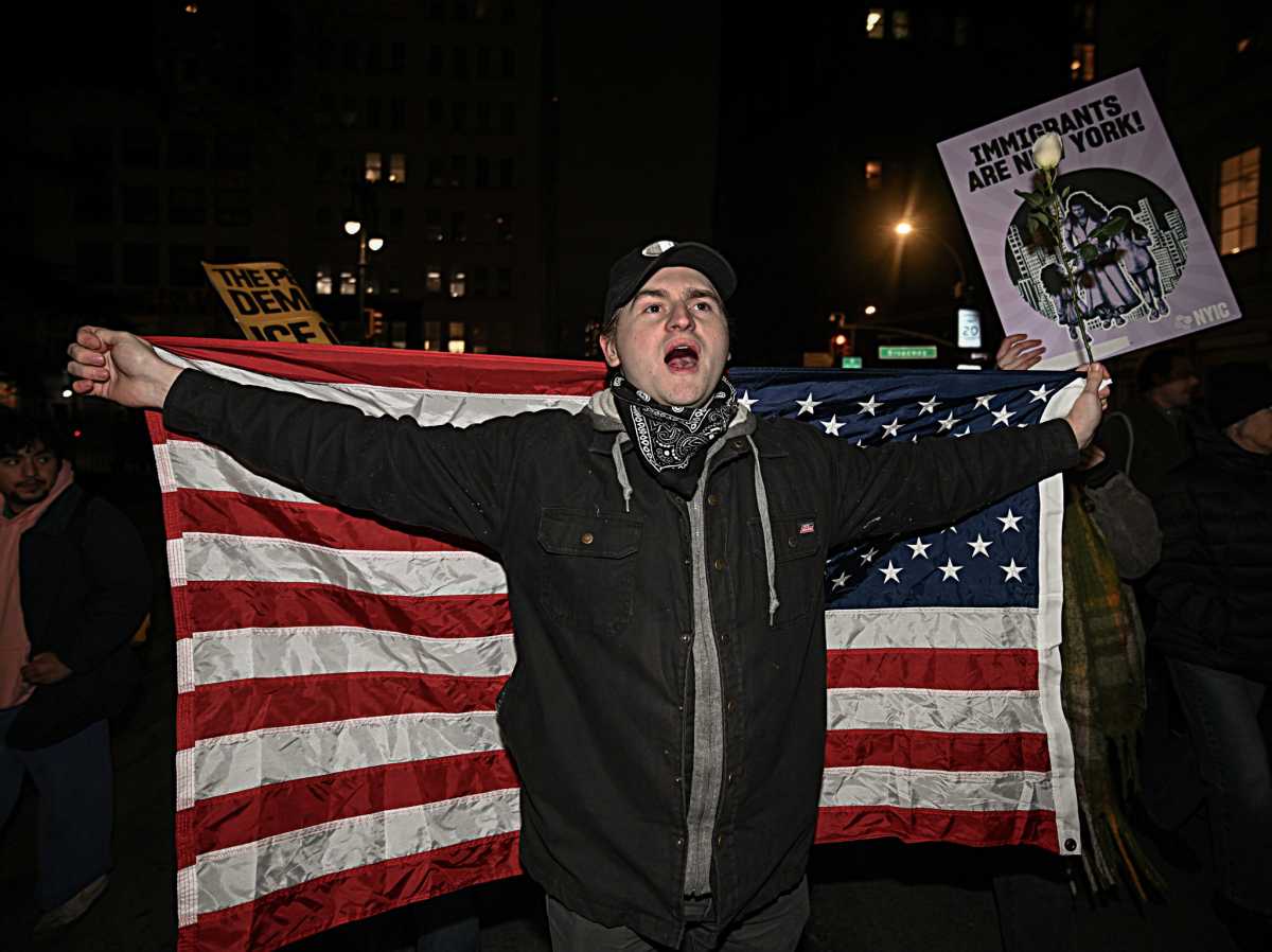 New Yorkers rally in Foley Square after ICE agent shoots woman dead in Minneapolis – amNewYork