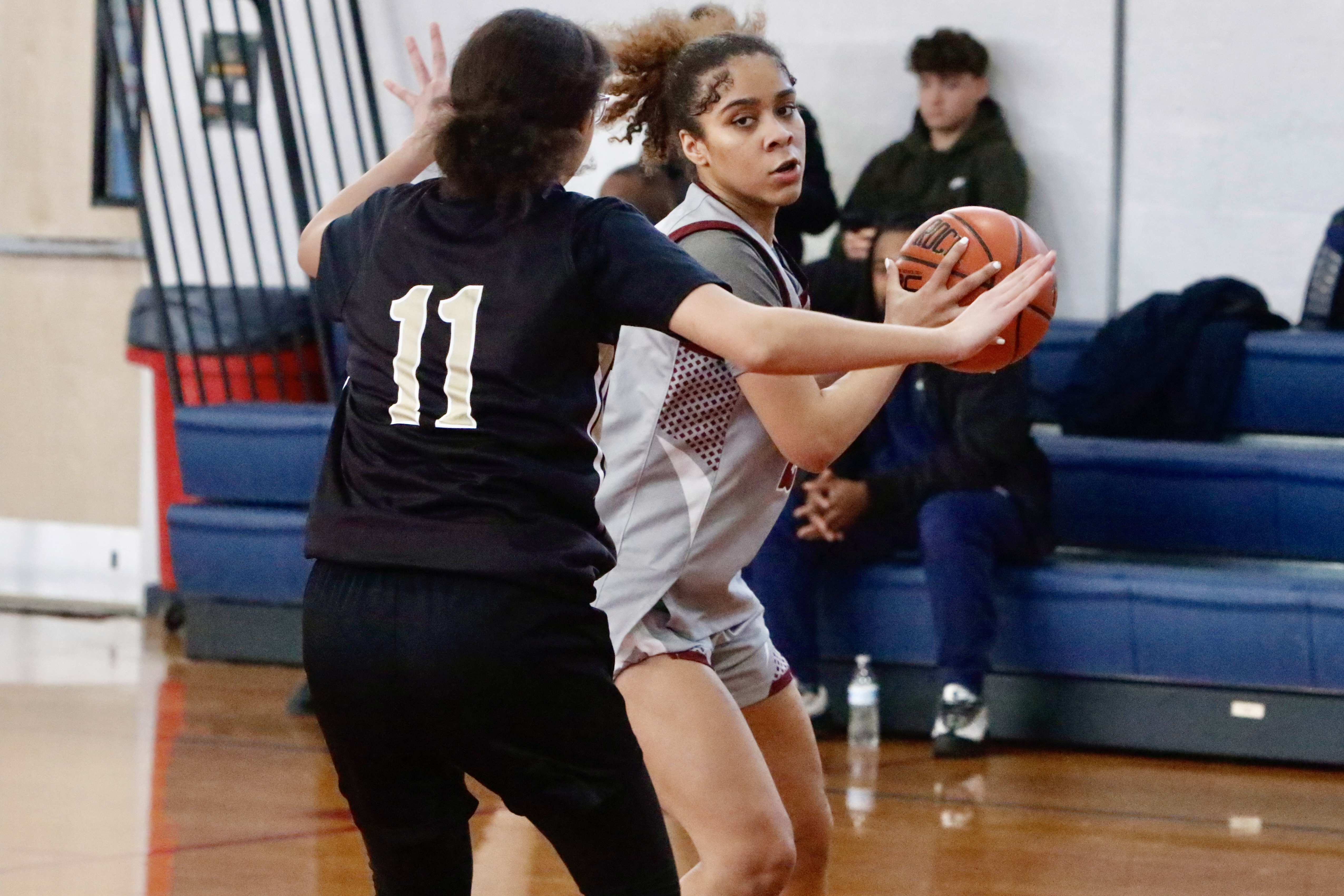 Curtis Janiya Thomas looks to get to the rim during a Borough President's Cup matchup vs. MSIT on Jan. 24, 2026.