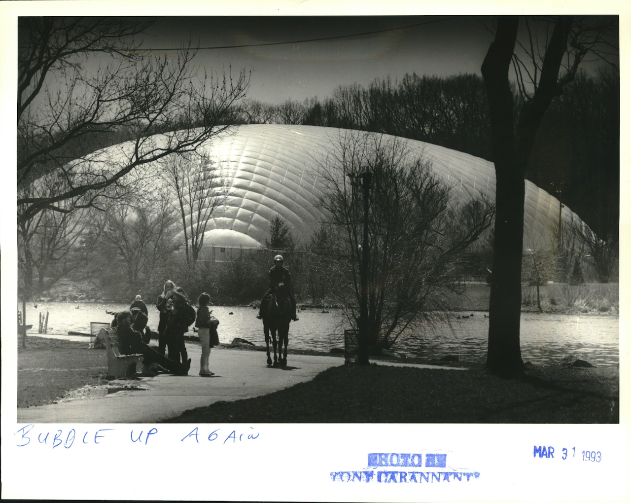 1993 Press Photo Bubble at War Memorial Skating Rink Reinflated for Repairs