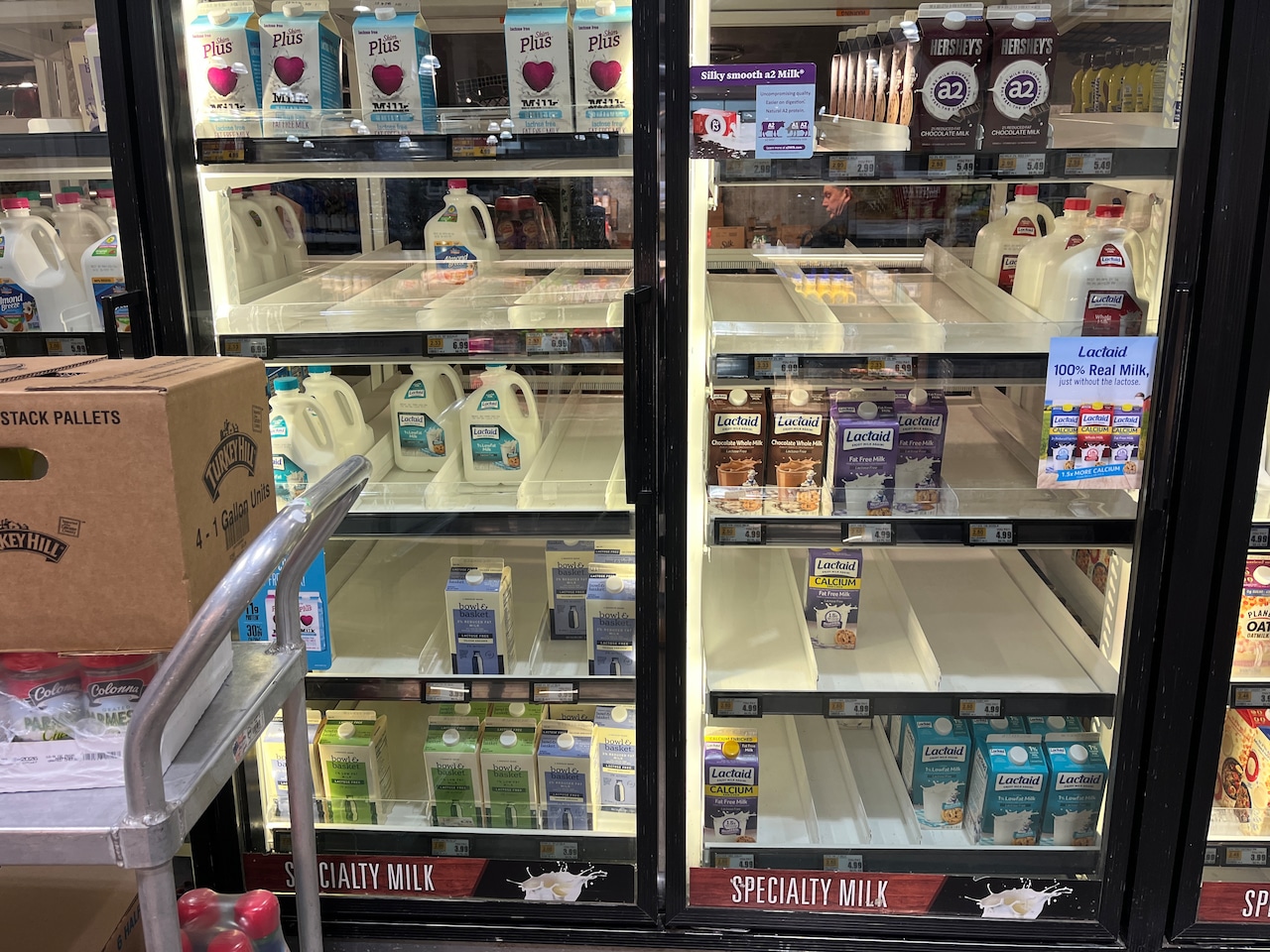 Shoppers prepare for snowstorm