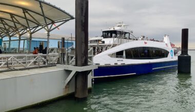 The NYC Ferry “White Sands” departs from Pier 6 in Brooklyn Bridge Park in November 2025. Photo: Mary Frost, Brooklyn Eagle