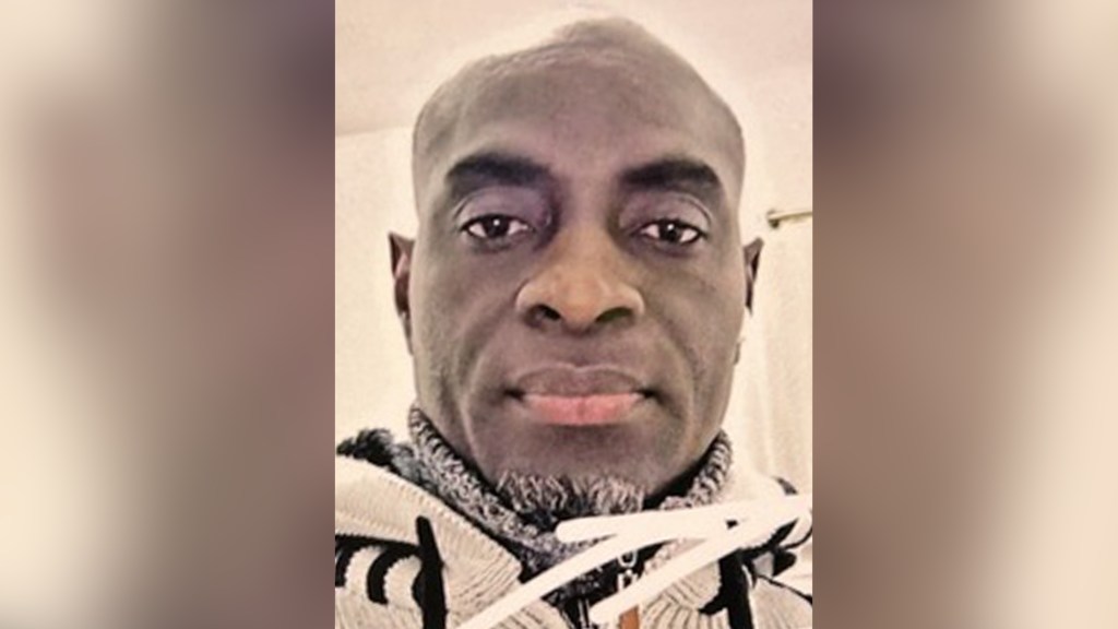 Stabbing slay of man in front of Bronx pizzeria was unprovoked, pic of wanted suspect released