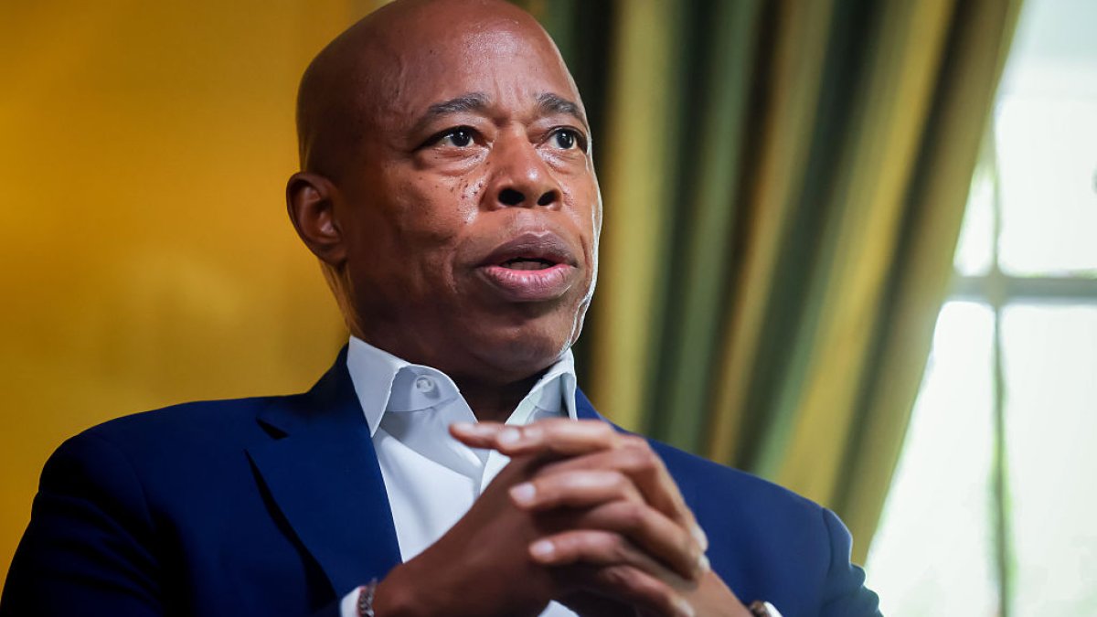 Former aide to ex-NYC mayor Eric Adams charged with federal bribery – NBC New York