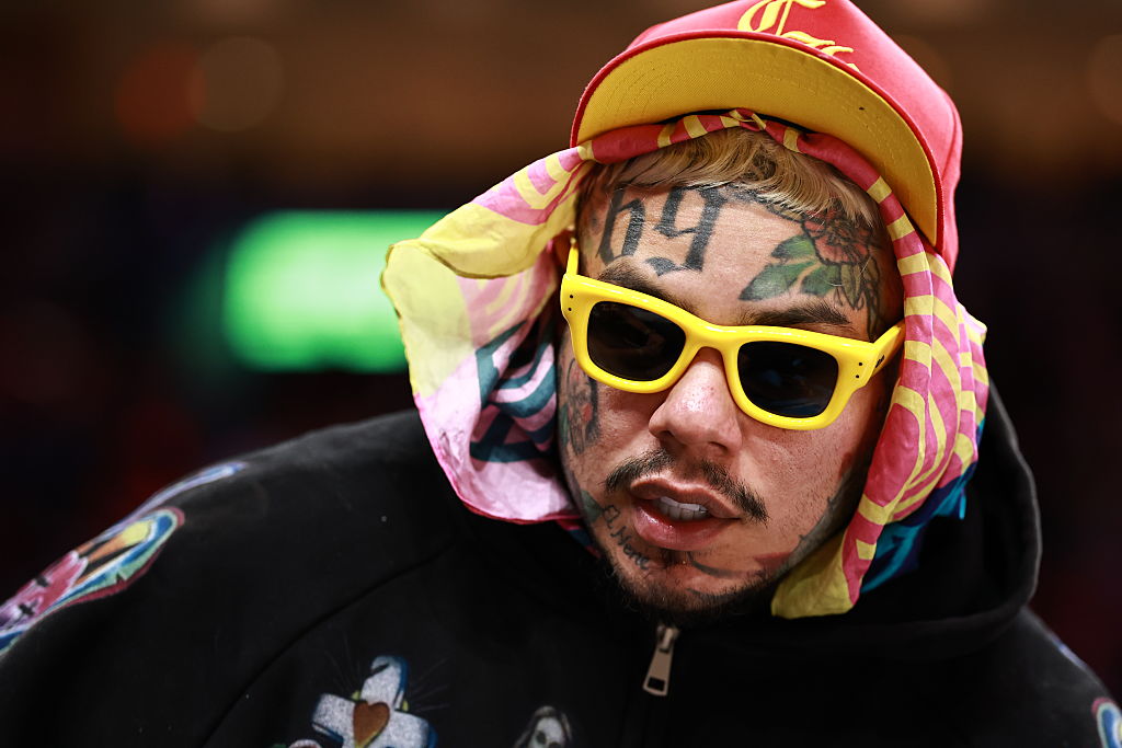 Tekashi 6ix9ine Surrenders To Brooklyn Jail To Serve 3 Months