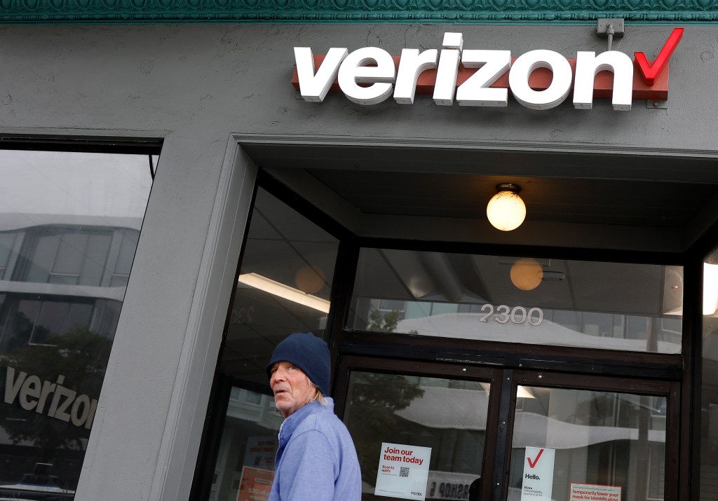 Is Verizon down? Nationwide mobile service outage reported