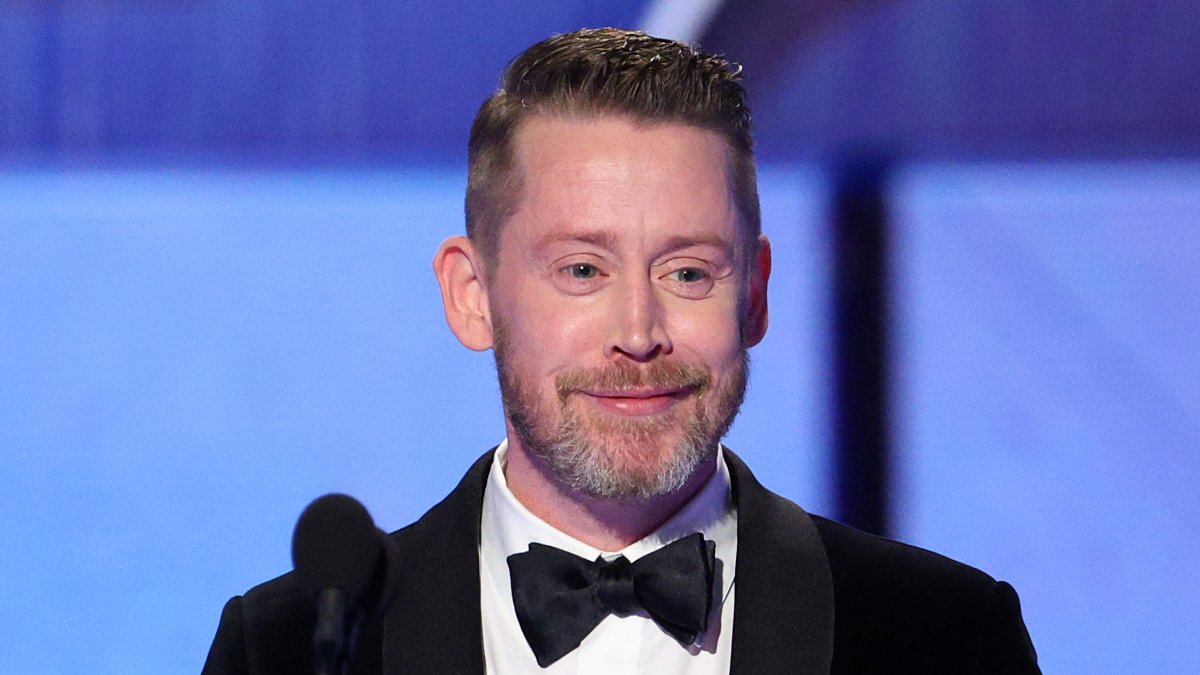 Macaulay Culkin returns to Golden Globes for first time in 35 years – NBC New York
