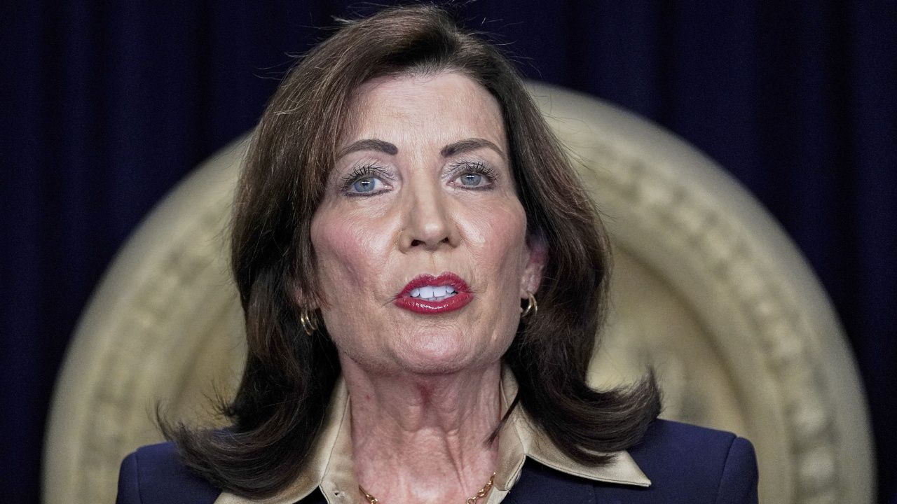 governor kathy hochul speaks