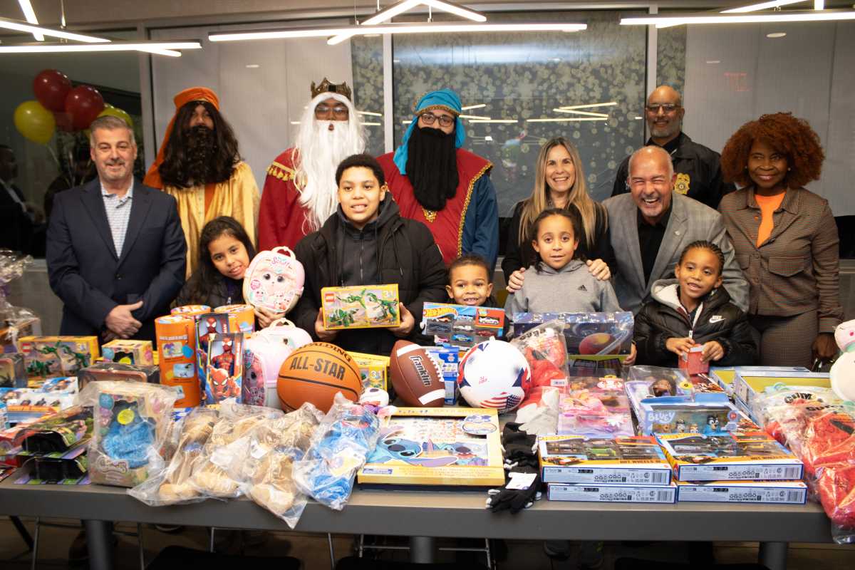 Bronx McDonald’s Owners kick off the new year with Three Kings Day Celebration – Bronx Times