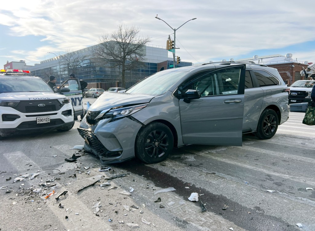 Car wash worker critically injured by SUV driven by co-worker in Brooklyn
