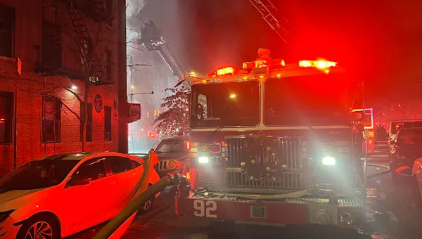 Massive fire rips through deli in Claremont; 2 injured