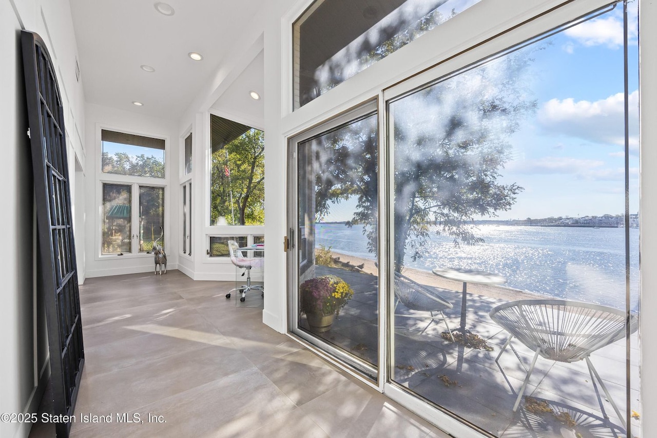 2 Wards Point Avenue