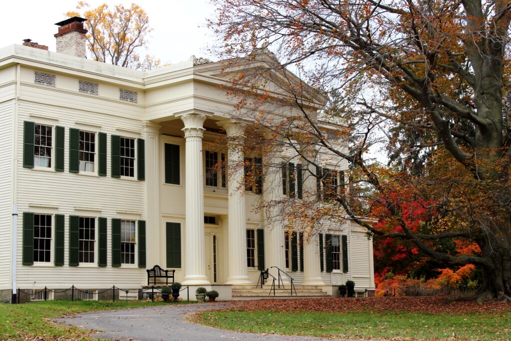 (PHOTO: 1838 Jay Mansion circa 2014. Public Domain.)