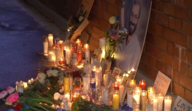 Hundreds gathered outside the Manhattan VA on Thursday to hold a vigil protesting the killing of Alex Pretti. (Spectrum News NY1)