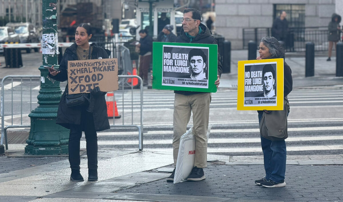 Protestors Outside Court as Luigi Mangione Faces Federal Hearing in Death Penalty Case