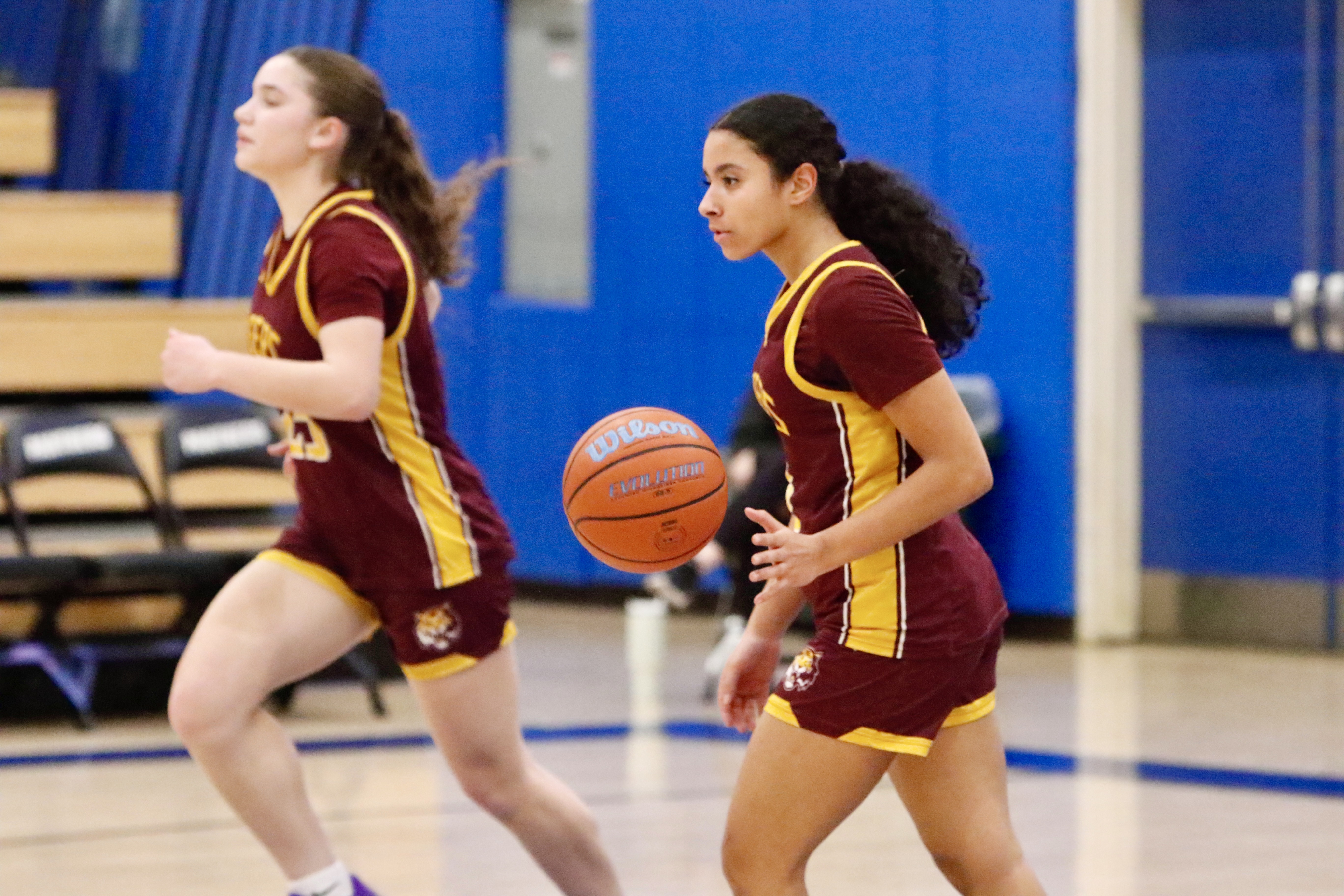 Staten Island Academy's Alyssa Lopez takes the ball up the floor during a Borough President's Cup quarterfinal meeting vs. Curtis on Jan. 27, 2025.