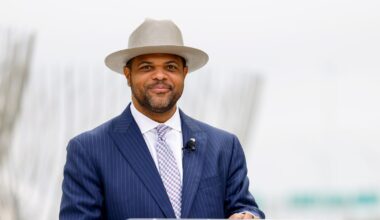 Mayor Eric Johnson predicts a ‘flood’ of finance firms leaving NYC for Dallas