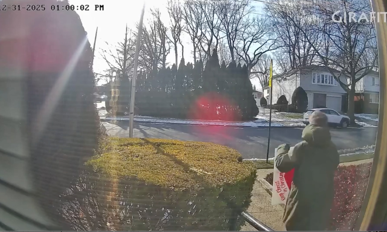 Video shows ‘Keep Christ in Christmas’ sign taken from Staten Island home; it was found down sewer