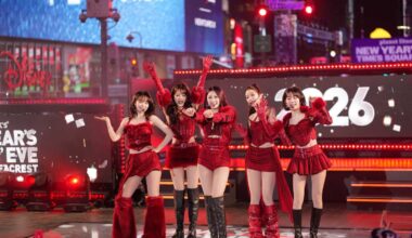 LE SSERAFIM rings in the New Year with a ‘CRAZY’ Times Square performance – amNewYork