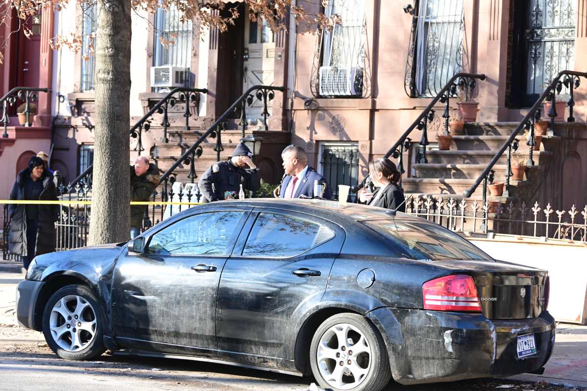 Two men found dead inside parked car in Bed-Stuy: NYPD • Brooklyn Paper
