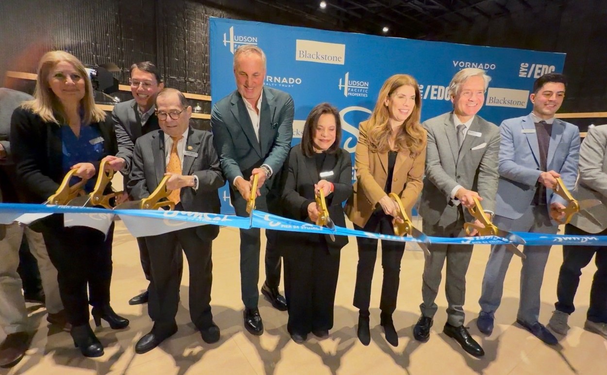 Ribbon cutting at Pier 94 Sunset Studios