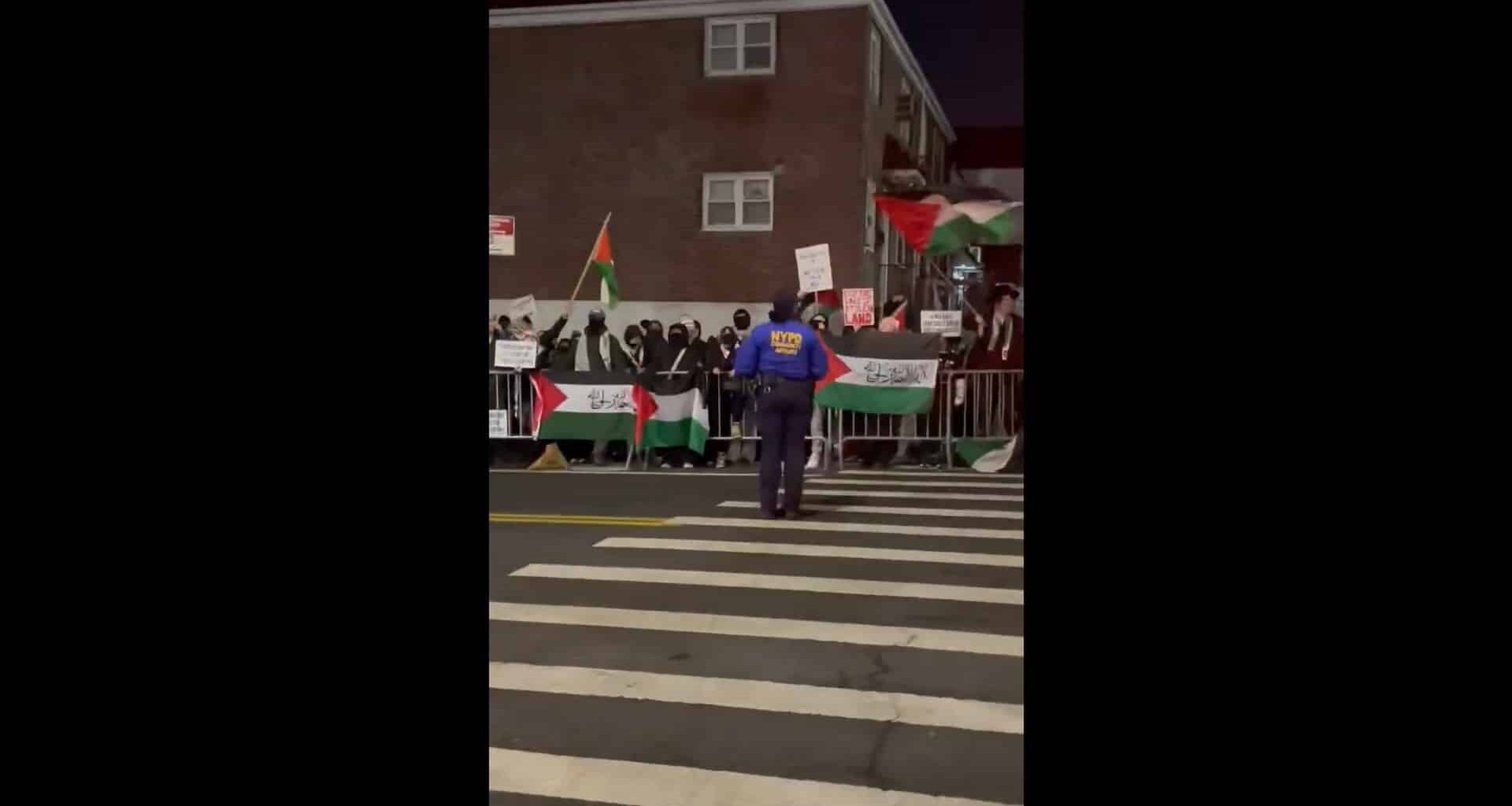 Emboldened by Mamdani, Protesters in New York City Chant 'We Support Hamas' Outside Jewish Yeshiva