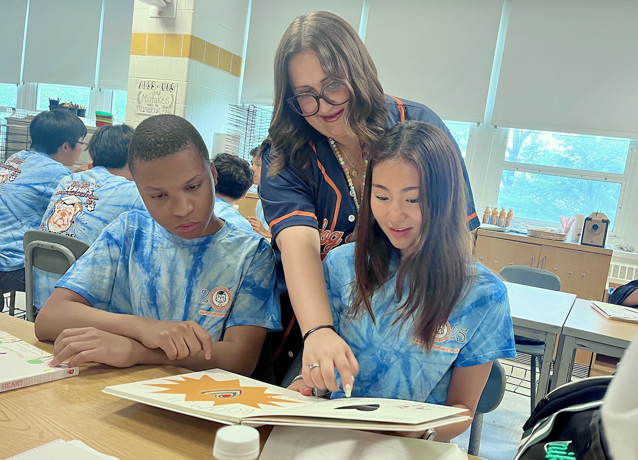 Want to recognize a top teacher on Staten Island? Enter this contest at Applebee’s | In Class column