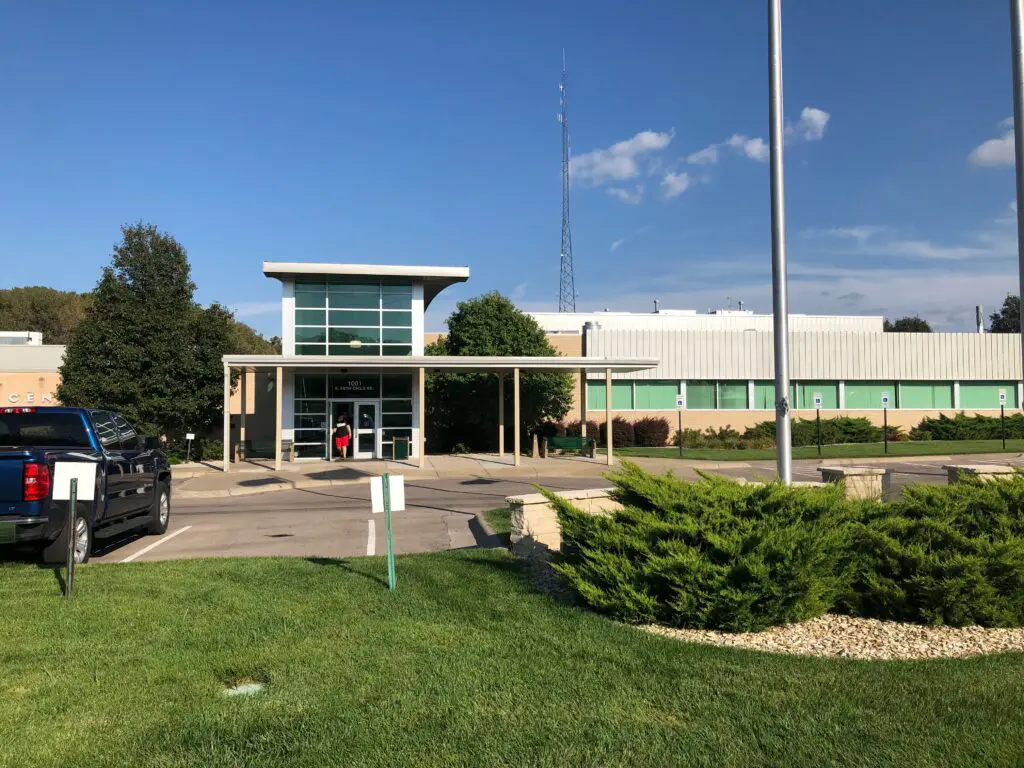 Two Manhattan residents arrested in separate cases involving battery of officers