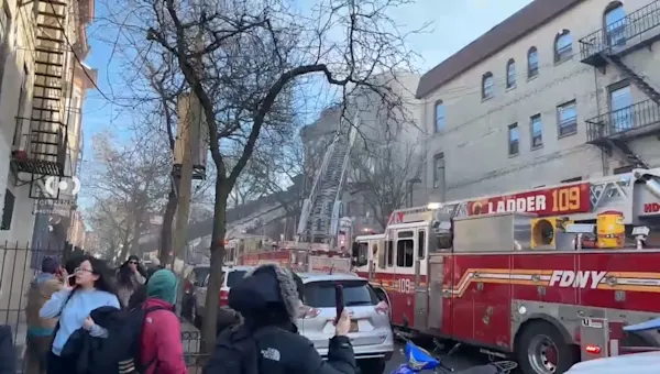News 12 | Brooklyn | 2 injured in 2-alarm fire at Sunset Park apartment building