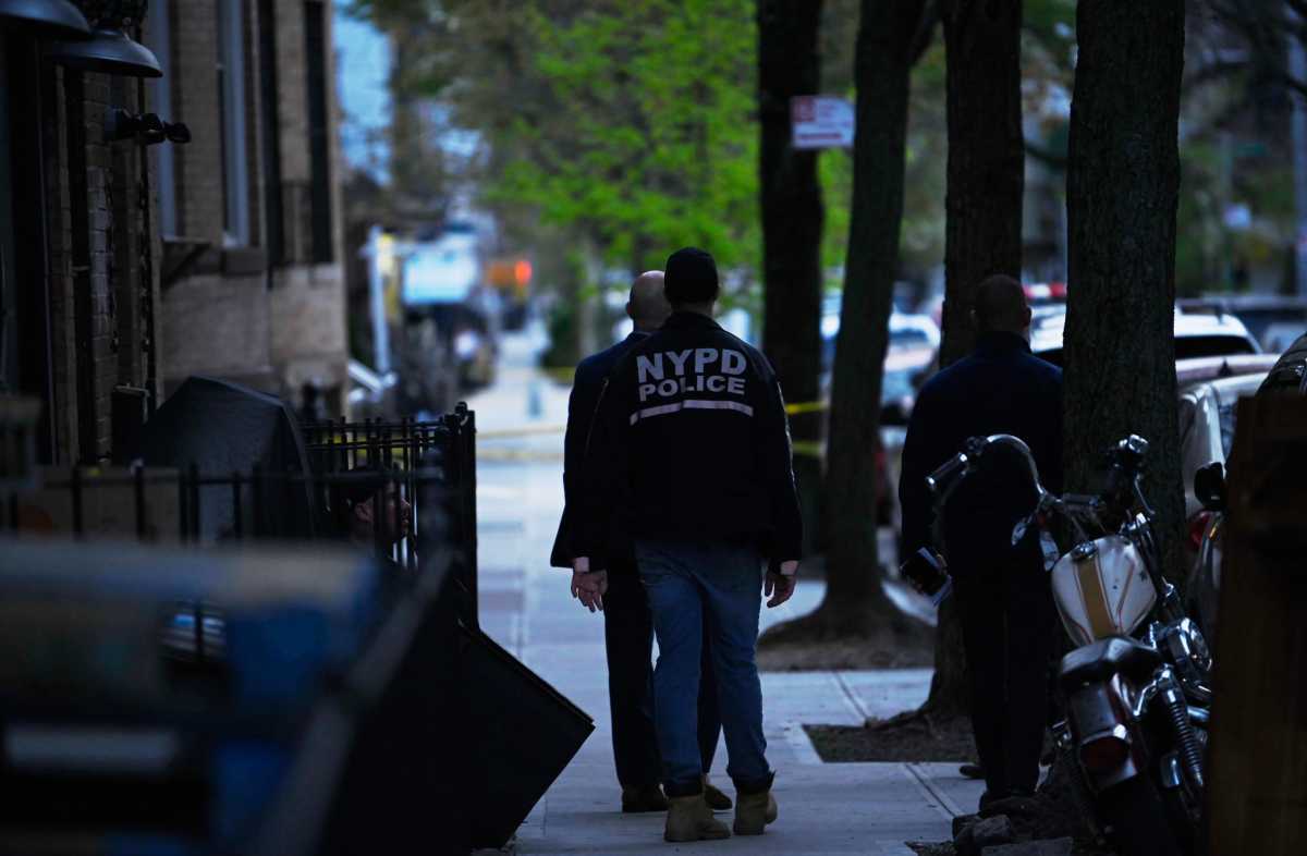 Man mauled to death by roommate’s dog on Staten Island: cops – amNewYork