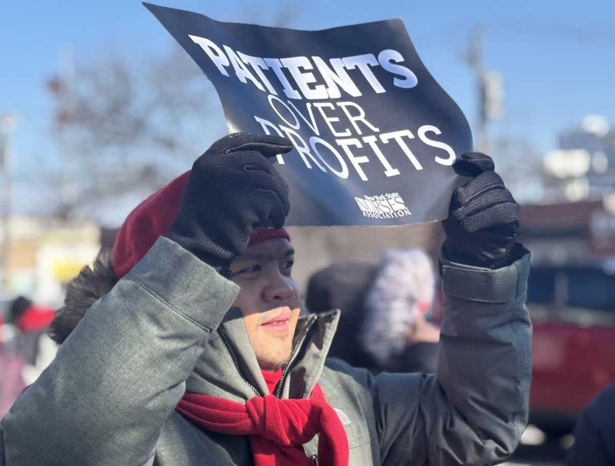 Montefiore nurses keep picket line packed on day 8 of strike in the Bronx – Bronx Times