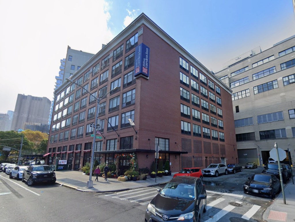 Multiple people arrested after anti-ICE protestors occupy Manhattan hotel