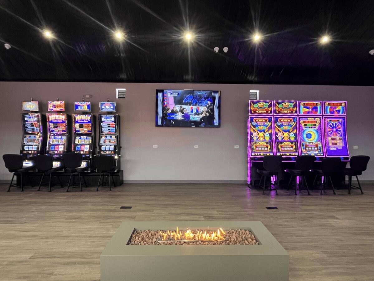 LakeSide Entertainment opens Smokin' Hot Patio at Seneca Falls — CDC Gaming