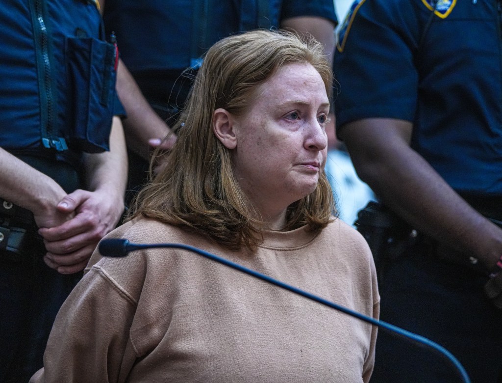 Psych eval to determine if woman accused of stabbing mom in Macy's is fit to stand trial