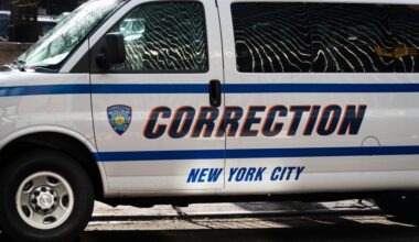 NYC Dept. of Correction officer arrested for having guns and machete in car: DA