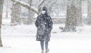 Weekend winter storm forecast worsens, up to 1 foot possible in NYC